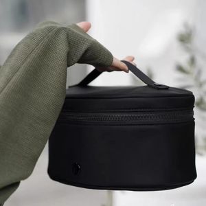 2023 Oval Acceso superior Bolsa de almacenamiento de cosméticos para mujeres 3.5L Sacos de cosas Bolso de nylon Cierre de cremallera Diseñador de damas Estuches impermeables Bolsas de aseo de lavado