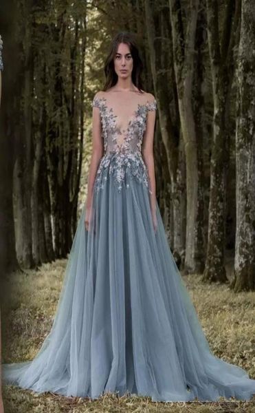 2023 Paolo Sebastian Vestidos de noche grises Escote profundo transparente Apliques en 3D Vestidos de fiesta con cuentas Vestidos de noche de tul para 3416809