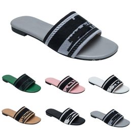 2023 Paris Brodé Dazzle Designer Pantoufles Femmes Sandales Summer Beach Stripes Casual Pantoufles Plates Sliders femmes dames tongs Broderie C Double L3