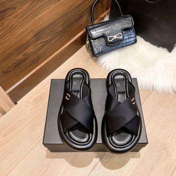 2023 Paris Hommes Femmes Été Sandale c Chaussures De Luxe Designer Flip Flops Marques Lettre En Cuir Véritable Plage Plat Casual Pantoufles Canal Diapositive Camélia