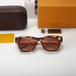 2023 stuk mode zonnebril toswrdpar bril zonnebril designer heren dames bruin case zwart metalen frame donker 50mm lens