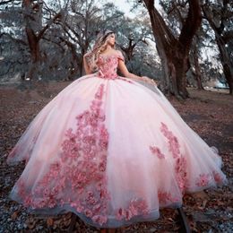 2023 Robes de quinceanera rose 3d en dentelle florale appliquée du corset perlé de retour de l'épaule de la fête d'anniversaire Sweet 16 Princess 244e sur mesure