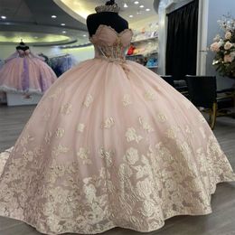 2024 Robes de Quinceanera rose sexy hors de l'épaule princesse robe de bal appliques dentelle perles longue robe de soirée corset pour fille de 15 ans