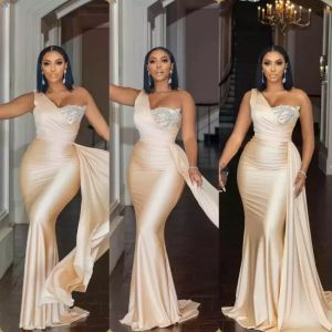 2023 Plus Size Arabische Aso Ebi Champagne Zeemeermin Sexy Galajurken Een Schouder Satijn Avond Formele Partij Tweede Receptie Bruidsmeisjekleding Jurk