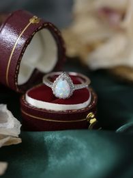 2023 Popular europeo y americano S925 plata esterlina Natural Zircon anillo de ópalo blanco gota de agua anillo de moda para mujeres