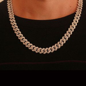 2023 Prijs Hiphop Kerstcadeau Present Moissanite Diamond Baggestte Vorm Cubaanse ketting voor de mens