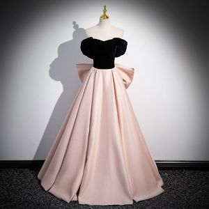 2023 Robes de bal rose noir princesse perles à paille