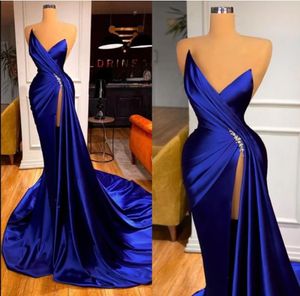 2023 Prom -jurken Royal Blue Sexy Sweetheart Crystal kralen Mouwloze High Side Split Open Back Evening Jurk Pageant Pary Jurken Mouwloos