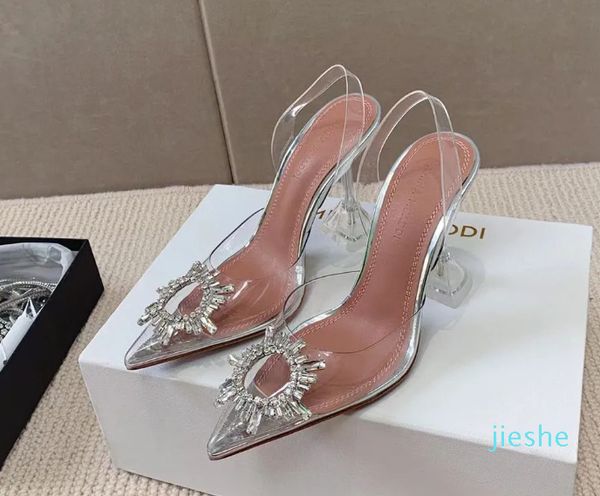 2023 Pompes sandales Designers de luxe pour femmes Chaussure habillée semelle en cuir de vachette véritable parfaitement restaurer 9,5 cm chaussures de fête pour femmes