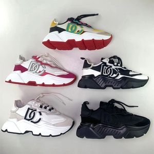 2023 Kwaliteit Luxe designer Casual schoenen voor mannen en vrouwen platte sneakers witte zwart drievoudige roze jogging wandelschoenen voor mannen 35-45