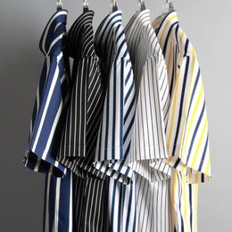 2023 Regelmatige fit korte mouw strech gestreepte shirts voor mannen zomer zachte zakelijke heren overhemdcasual 240418