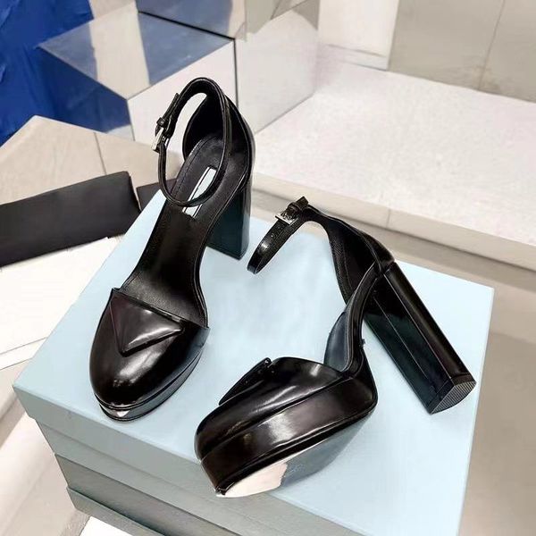 2023 sandales en strass Designers de luxe femmes plate-forme talon chaussures habillées boucle triangle classique ornée bride à la cheville pompes 10.5CM femmes à talons hauts