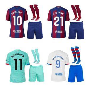 Livraison gratuite 2023 s Children Children Kits Soccer Jerseys 23/24 Raphinha Gavi Camiseta de Futbol Pedri Ferran Football T-shirt Suit
