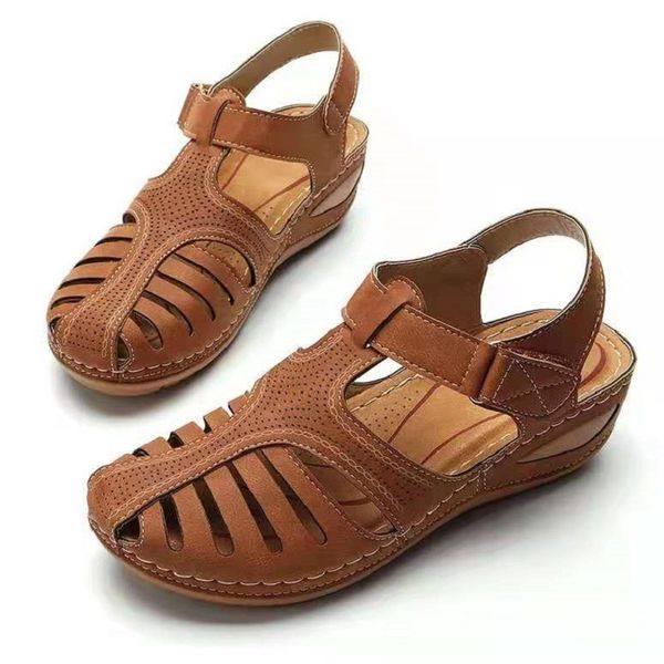 2023 Sandalias de estilo romano con tacón de cuña de color sólido, sandalias con agujeros de punta redonda grande para mujer, zapatos de verano de lujo a la moda, gris, rojo y marrón
