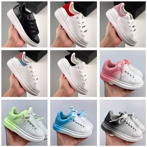 2023 Vente de chaussures de designer pour enfants Blanc Rouge Noir Dream Blue Sneaker surdimensionné Sneaker Semelle en caoutchouc Cuir de veau souple Baskets à lacets Chaussures de sport 24-35