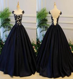 2023 Robes de quinceanera satin noir sexy long Long Bijou bon marché Plein Applique en dentelle ruched Sequin Sweet 16 Robes pour filles Prom 9594064