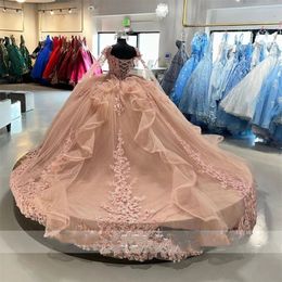 2023 Sexy blush roze quinceanera -jurken kanten appliques kristallen kralen sweetheart ruches lange mouwen plus size formele feest prom avondjurken