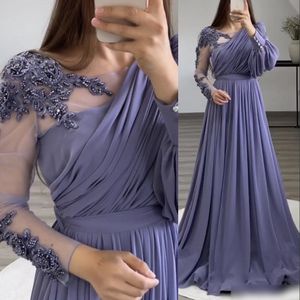 2023 Robes de soirée de lavande sexy portent une illusion arabe cou dentelle appliques perles de cristal manches longues en mousseline de soie robe de bal personnalisée robes de mariage