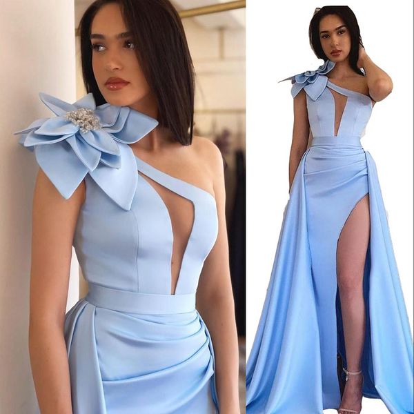 2023 Robes de soirée sexy bleu ciel clair portent une illusion sans manches découpées sur une épaule fendue sur le côté fleurs trou de serrure froncé robe de soirée formelle robes de bal