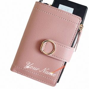 2023 Portefeuilles femmes courtes Nom gratuit Gravure Coin Pocket Zipper Purse Femme NOUVEAU porte-carte Fi Simple Women's Wallet R9N1 #