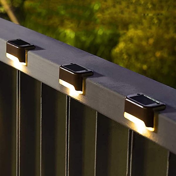 2023 Solar Deck Lights 1LEDs Lampes murales étanches pour l'extérieur Batterie Ni-MH rechargeable Éclairage de clôture d'allée économe en énergie