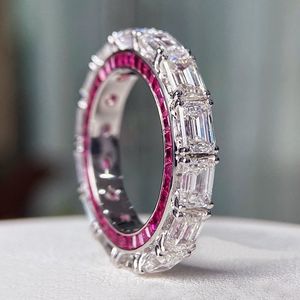 2023 Anillos de bodas brillantes Joyería de lujo Puro 100% Plata de ley 925 Corte esmeralda Moissanite Diamante Fiesta de alta calidad Eternidad Mujeres Anillo nupcial Nunca se desvanece