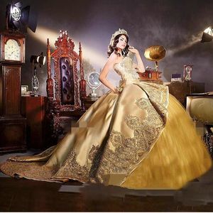 2023 Sparkly Gold Princess Quinceanera Robes Appliques Perles À Niveaux Chérie 16 Robes De Soirée Douces Robe De Concours Détachable Train Robe De Bal