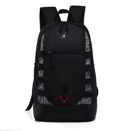 2023 Sport Travel Bag Backpack Men Jordens Waterdicht basketbal rugzak grote sporttas met aparte balhouder schoenen compartiment jumpman