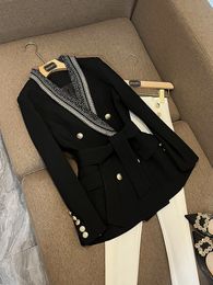 2023 primavera negro Color sólido cinturón chaquetas con remaches manga larga solapa cuello doble botonadura prendas de vestir abrigos O3F152288