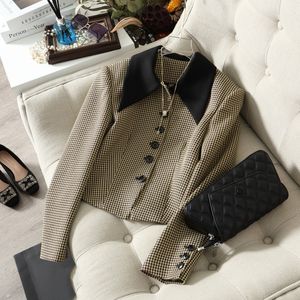 2023 Spring Khaki Houndstooth Pailled Tweed Veste à manches longues Boutons de cou à manche