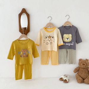 2023 Spring Kids Babywear Ensemble Carton Cartoon Coton Pure Pantalon à manches longues Coton Pyjamas 2PCS 010Y 240410