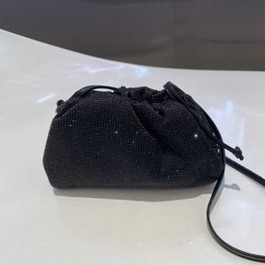 2023 Spring nieuwe wolkentas Koreaanse vouwclip tas handheld tas enkele schouder crossbody tas vrouwelijk 240411