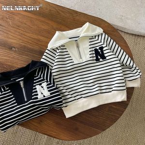 2023 Spring nieuw in kinderen babyjongens volle mouw gestreepte letter kleur blokkeren top sweatshirts kinderen modekleding uit het kader l2405