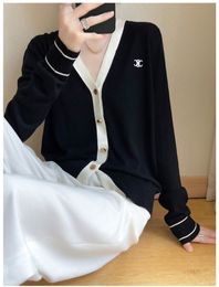 2023 Printemps Pulls pour femmes Nouveau pour la laine Dames Designer Channel Cardigan Pull tricoté Casual Blanc Noir Pull Col V Ing Cachemire Top Vêtements