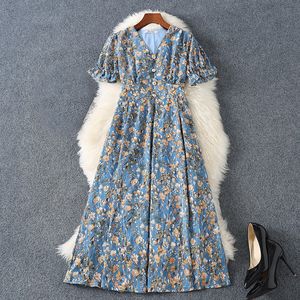 2023 Zomerblauwe bloemenprint panelen Chiffon-jurk korte mouw v-hals knoppen met één borte casual jurken M3M25B752