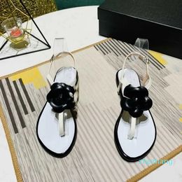 2023-Summer merkontwerper Dames slippers slipper modeleerglaasjes sandalen metalen gesp diamant ster geruite gewikkeld rooster sole dames casual schoenen