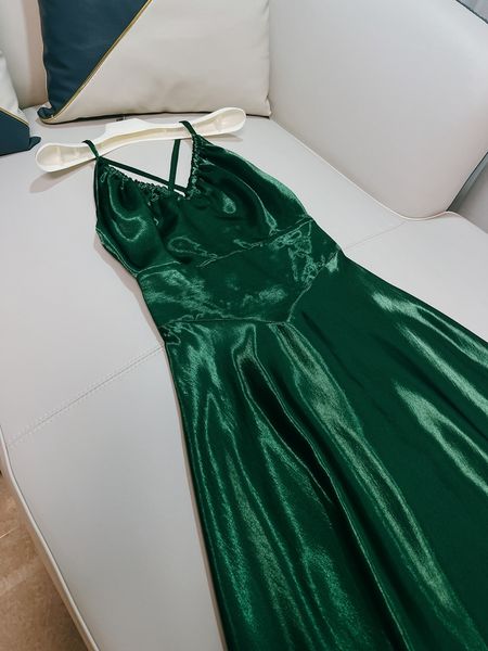2023 été vert émeraude couleur unie lambrissé Satin robe licou col en v longues Maxi robes décontractées J3L127842