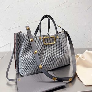 2023 modelos calientes de verano clásico dos en un bolso de lujo para mujer bolso bandolera de moda ocio con bolso de compras bolsa de playa una variedad de colores de calidad superior 02