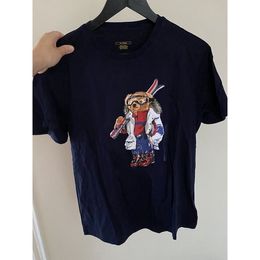 2023 Polos para hombres de verano Camisa Little Bear Impreso Algodón Manga corta Casual Deportes Marca de moda Cuello redondo Manga corta Tamaño asiático S-3XL