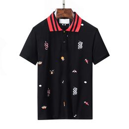 2023 T-shirt da uomo estiva con risvolto a righe animali in cotone ricamato con risvolto in cotone perlato Polo casual in bianco e nero traspirante e confortevole M-3XL