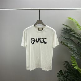 2023 Summer Mens Designer T-shirt Casual Man Femme Tees avec lettres Imprimer manches courtes Top Vendre luxe Hommes Hip Hop vêtements S-XXL AB01