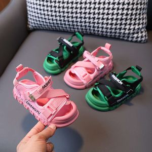 2023 Sandales pour enfants de Nouvelle Fashion Été 1 à 6 ans 3 garçons Baotou Beach Girls Chaussures à la mode l2405