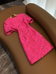 2023 Zomer roze bloemenprint kralen Jacquard jurk korte mouw ronde nek pailletten korte casual jurken o3A072607
