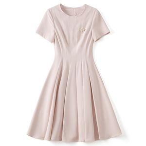 2023 été rose couleur unie robe à manches courtes col rond genou longueur robes décontractées W3L041802