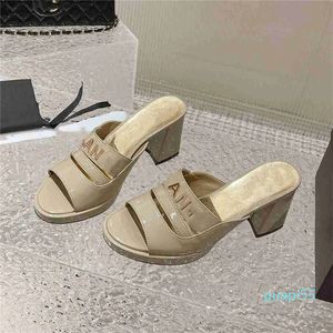 2023 sandali estivi moda di lusso lettera da viaggio per il tempo libero da donna tacchi alti moda scarpe basse versatili taglia 35-39