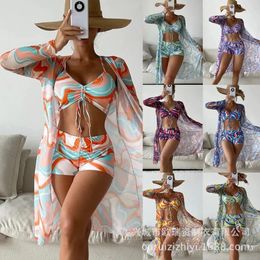 2023 Pantalones cortos de verano Bikini Conjunto de 3 piezas Traje de baño Traje de baño brasileño con estampado floral sexy para mujer Traje de baño Mujer Cover Up 240301