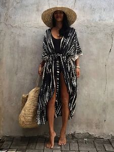 2023 Maillot de bain d'été Cover Up Kimono Cape Femmes Plage Paréo Robe Vacances Femme Vêtements Tunique Bikini Coverups Beachwear Robe 240318