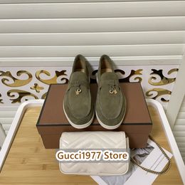 2023 Zomerwandeling Charms Suede Loafers Mocassins Aprikoot Echt lederen mannen Casual slip op Flats Vrouwen Luxe ontwerpers platte kleding schoenen schoenen