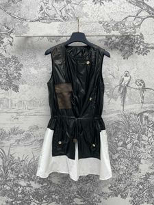 24 robes de femme denim jacquard poches en cuir courte robe sans manches avec design de revers classique réduit