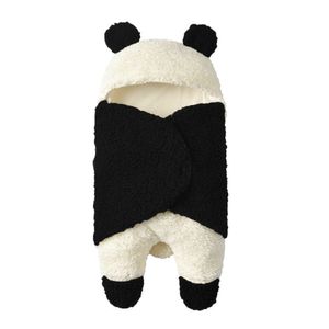 2023 Super doux automne/hiver en peluche emmailloter bébé Panda dessin animé laine agneau étreinte couette couverture emmailloter polaire sac de couchage couvre